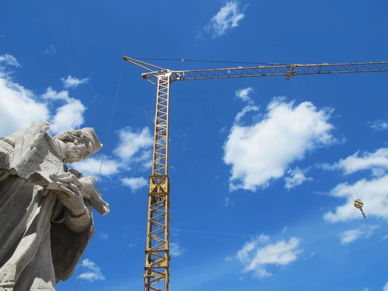 PÉČE O HISTORICKÉ PAMÁTKY, RESTAUROVÁNÍ PAMÁTEK A SLAVONICKÉ PODZEMÍ